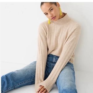 NWT Ribbed mockneck sweater in Supersoft yarn Heather linen, size small
